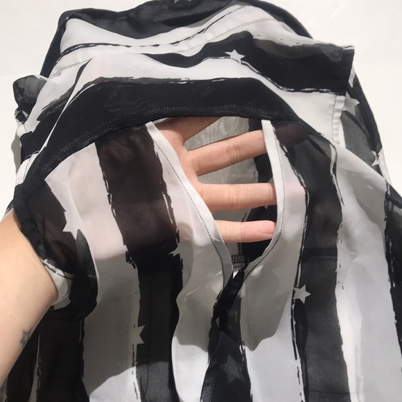 L’Amour Nanette Lepore sleeveless shirt tank top w/ collar stars black & white - Picture 5 of 6